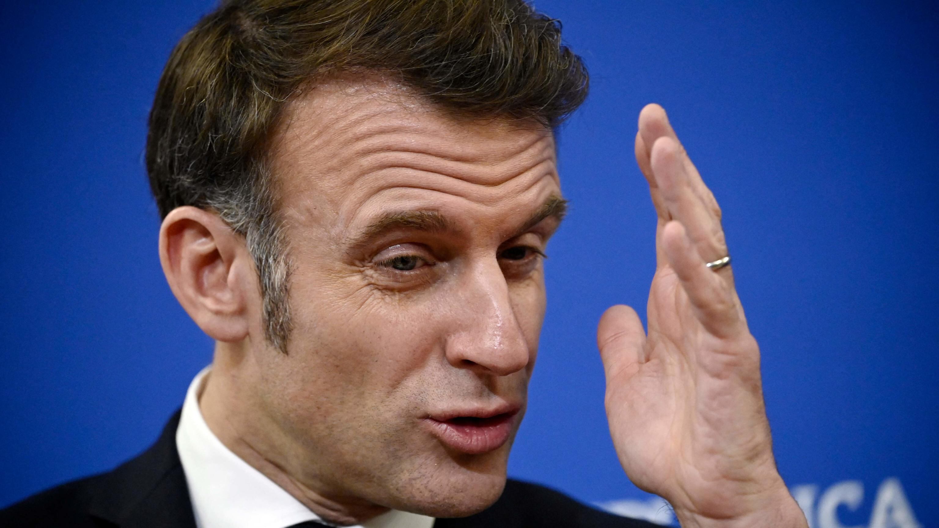 "Ue pronta con dazi su acciaio e alluminio": Macron minaccia Trump
