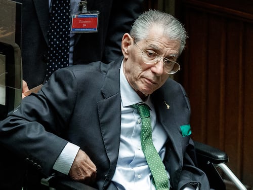 Da “Roma ladrona” a "Prima il Nord": gli slogan che hanno segnato la politica di Umberto Bossi