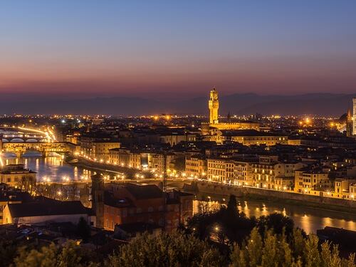 Pipì in strada e ubriachi, Firenze nel degrado