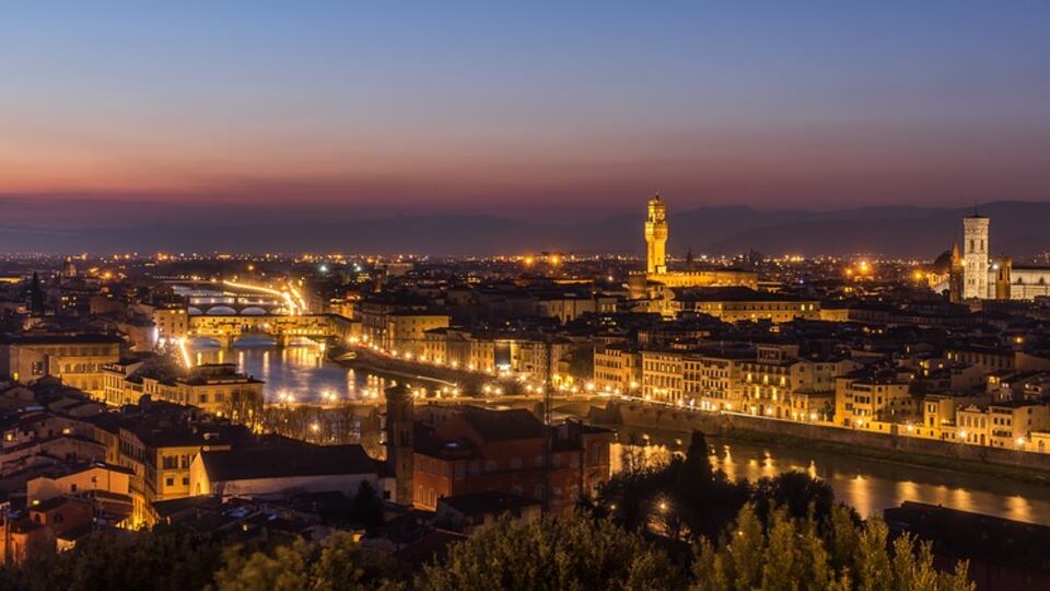 Pipì in strada e ubriachi, Firenze nel degrado