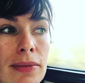 Lena Headey senza trucco su Instagram 2