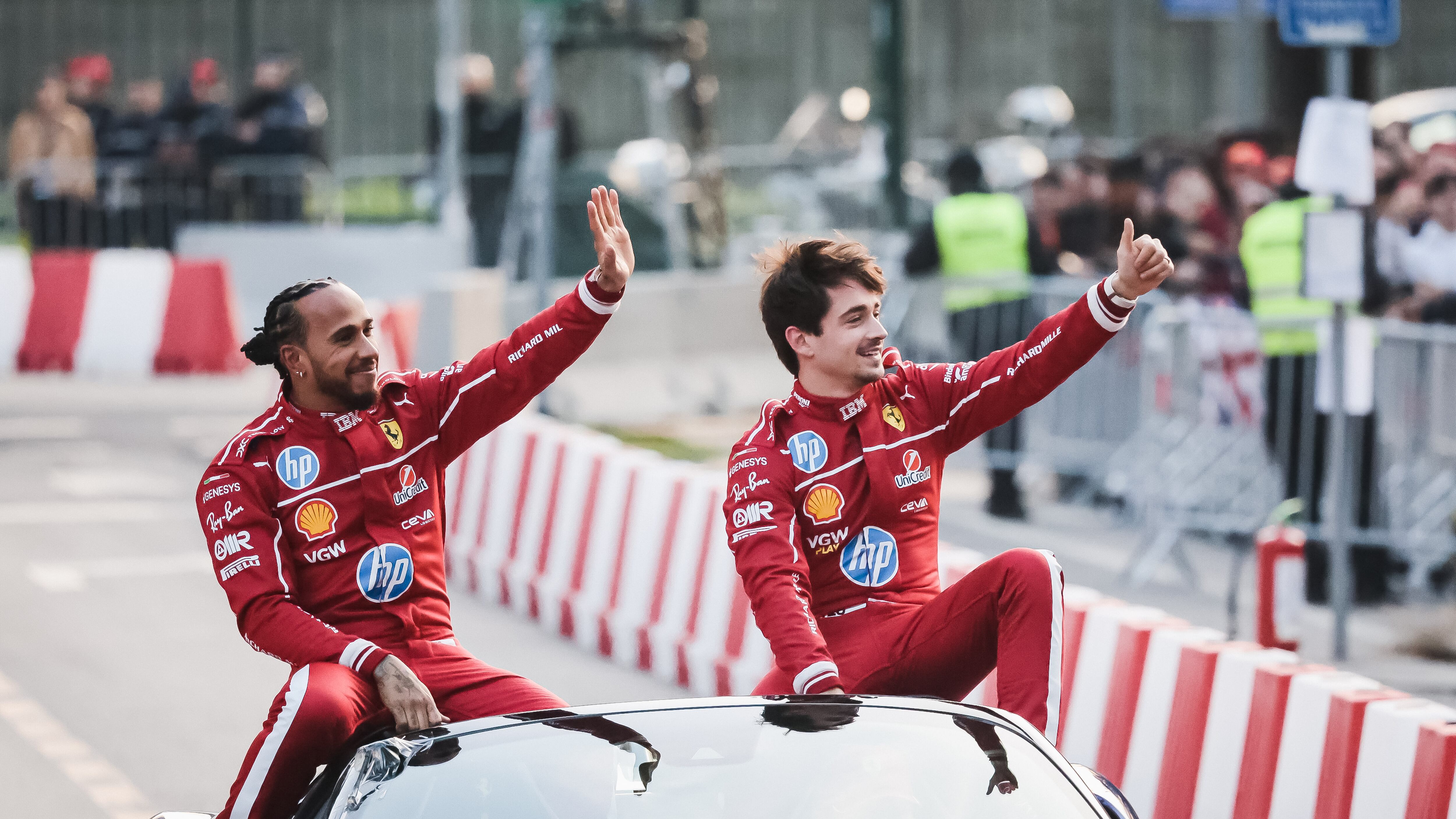 Ferrari, Hamilton infiamma i tifosi: "Lotteremo per il Mondiale"