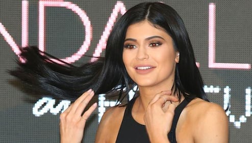 Kylie Jenner hot in reggiseno 29