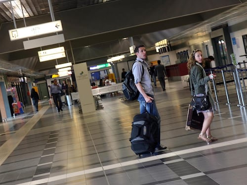 Tutti i voli costeranno di più. Una nuova tassa sul turismo