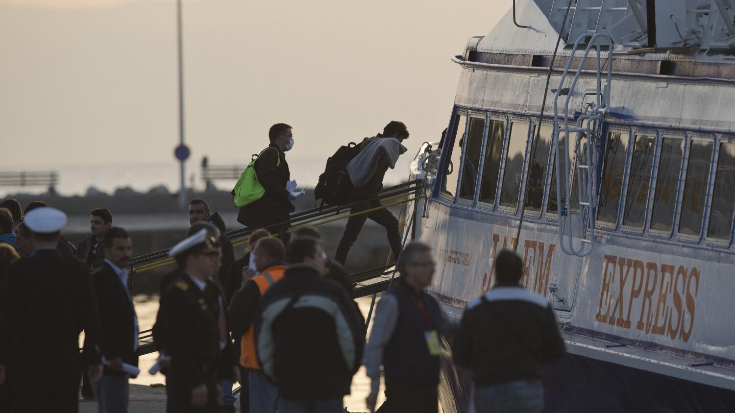 Via al piano di respingimenti: immigrati espulsi in Turchia