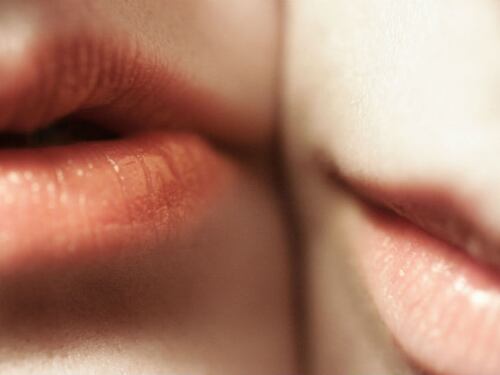 Herpes alle labbra ricorrente: consigli e rimedi