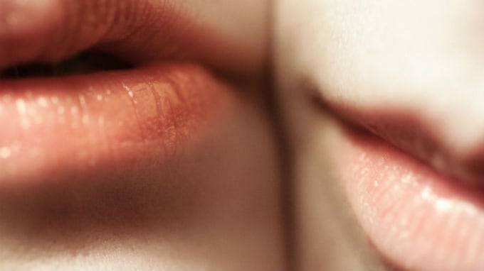 Herpes alle labbra ricorrente: consigli e rimedi