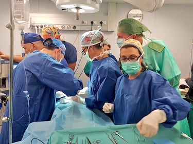 La portaerei Cavour sala operatoria per il progetto Operation Smile 5