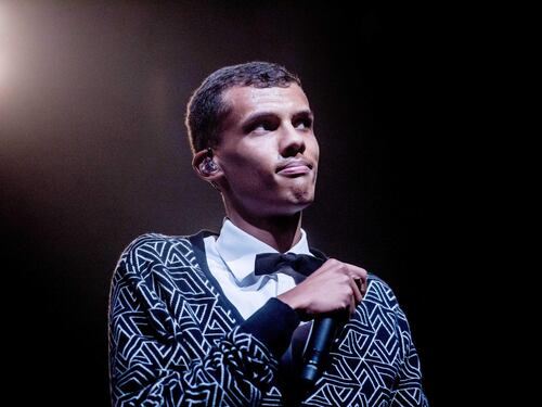 Ritorna Stromae. "Avevo bisogno di una vita da marito e papà"