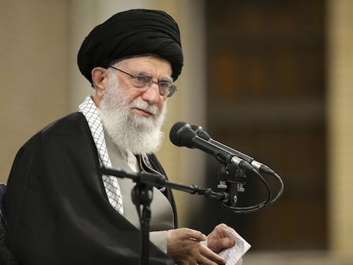 L'Iran contro l'Occidente. "Colpiremo le vostre basi"