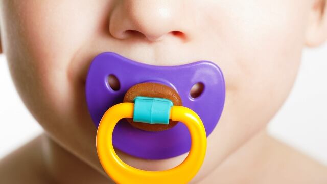 Ciuccio con biosensore per monitorare la salute dei bimbi