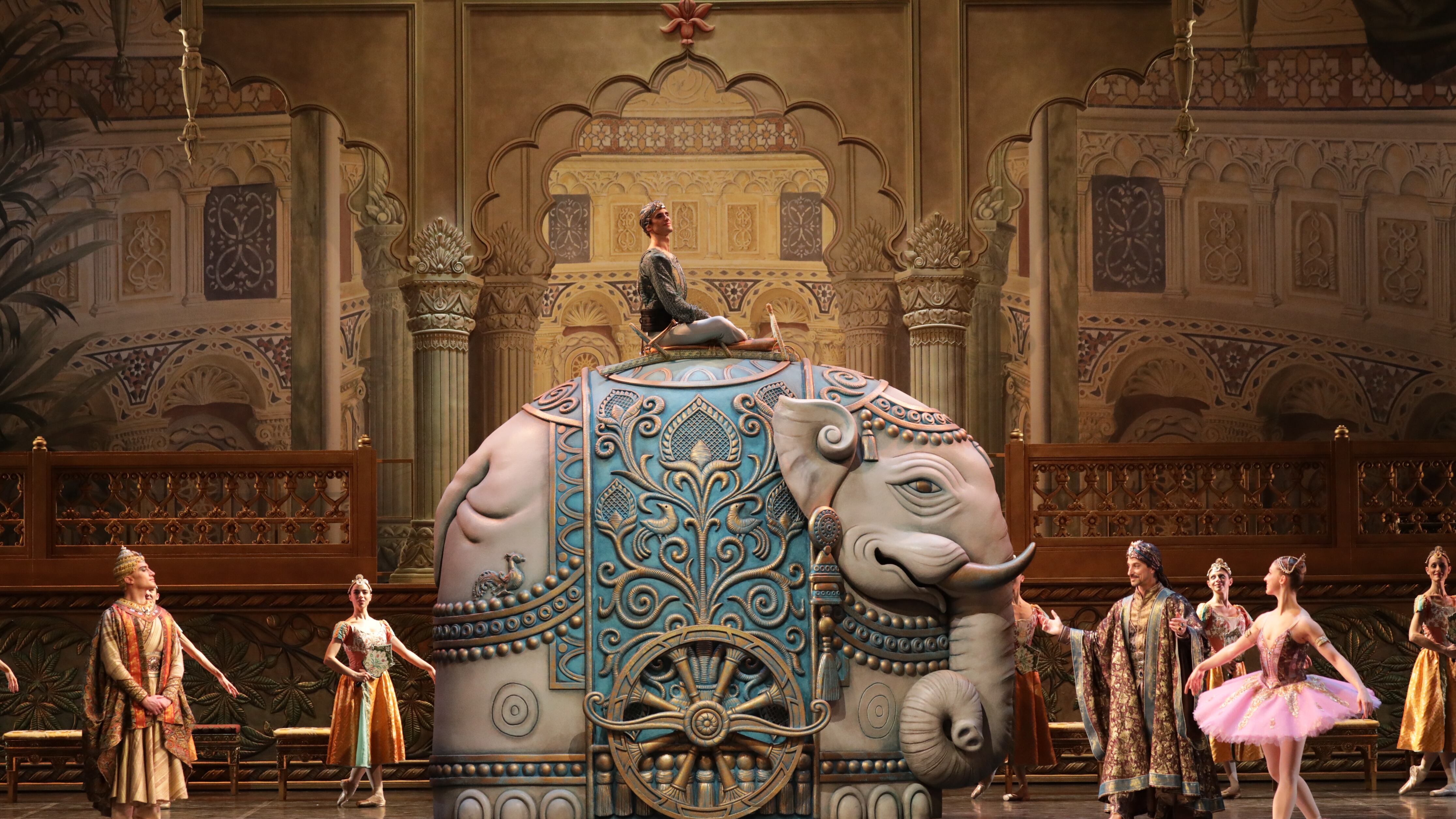 "Bayadère" di Nureyev porta l'Oriente alla Scala