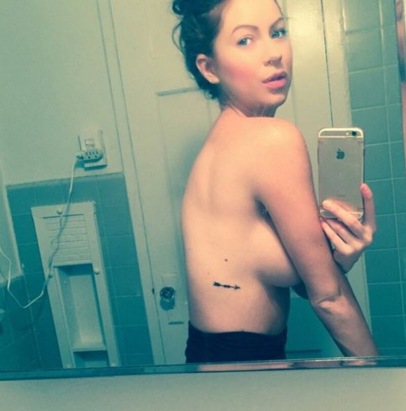 Laura Carter sexy su Instagram 3