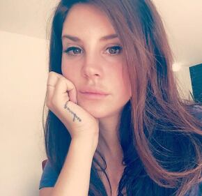 Lana Del Rey, ritorno malinconico per la sexy cantautrice 5