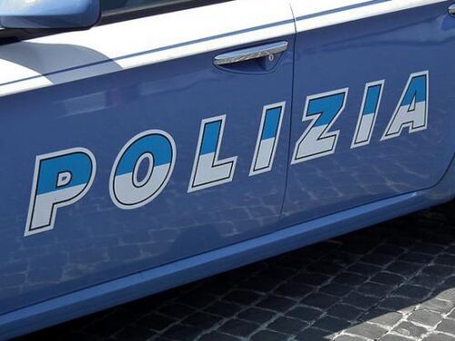 Rimini, ferisce donna in bici con una catena, straniero in manette