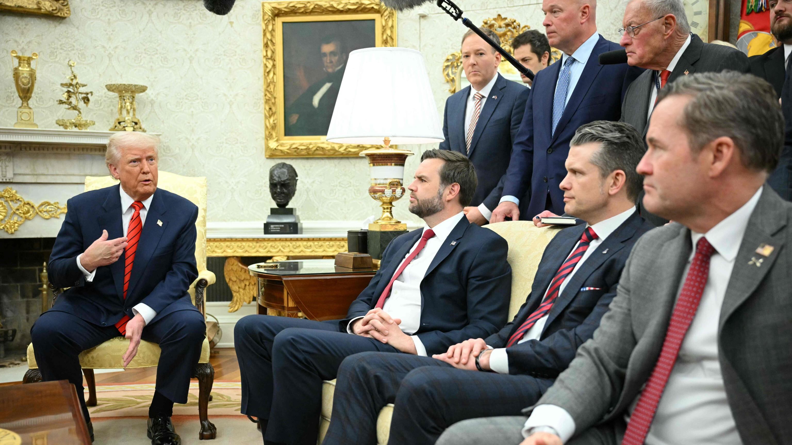 Trump sta con Vance: "Europei parassiti"