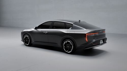 Kia K4, guarda tutte le foto 1