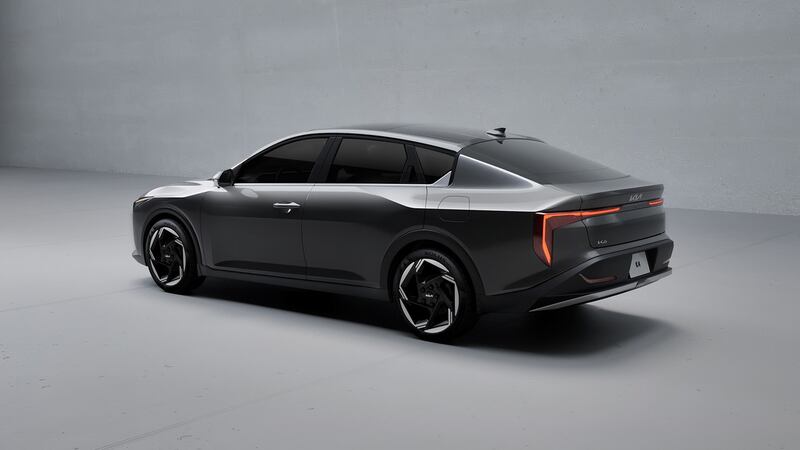 Kia K4, guarda tutte le foto 1