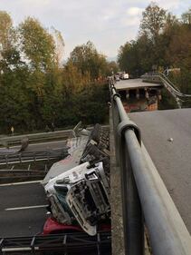 Crolla un ponte a Annone di Brianza (Lecco) 3