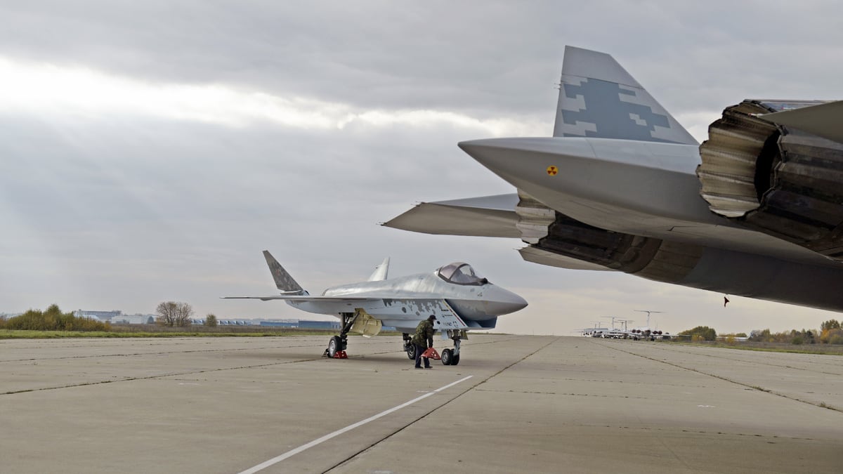 Riappare lo stealth Su-75 Checkmate, cosa succede al caccia russo fantasma
