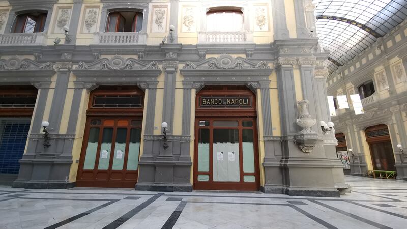 La desolazione della Galleria Principe di Napoli 1