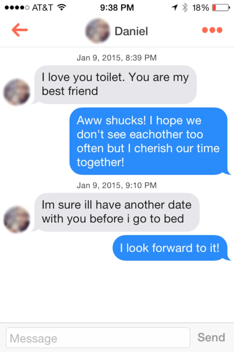 Oilet: il water che ha ricevuto 200 consensi su Tinder 20