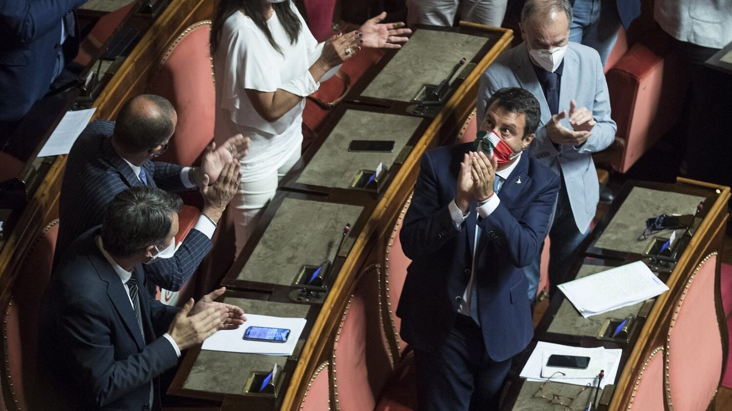 La ghigliottina della sinistra: sì al processo contro Salvini
