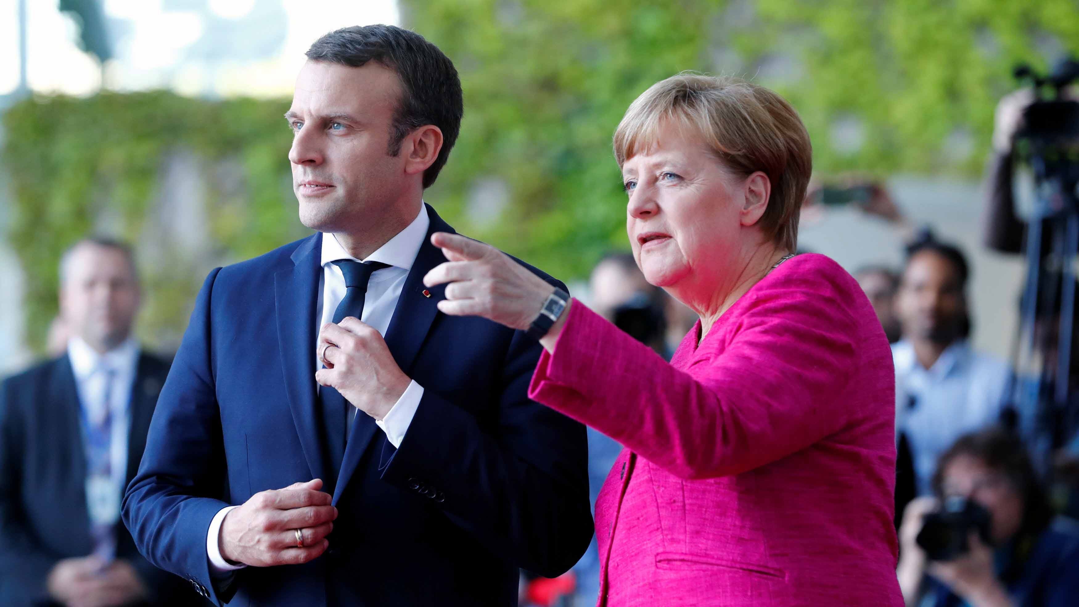 Macron e Merkel: "Voto in Italia ha dato una scossa all'Ue"