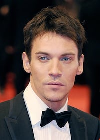 Jonathan Rhys-Meyers: rehab inutile, ancora vittima dell'alcool 12