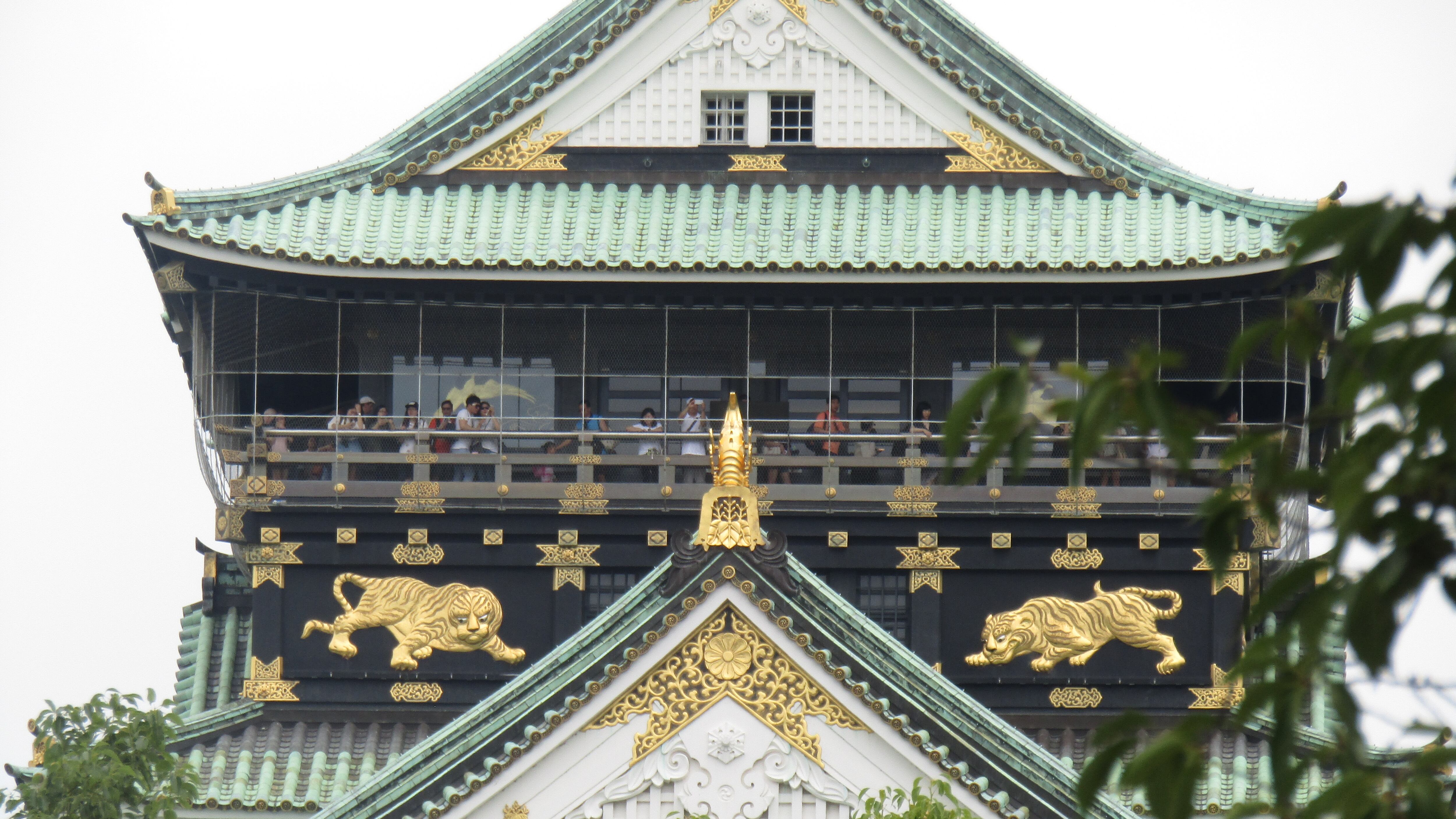 Il castello di Osaka, tra grattacieli e gli antichi samurai
