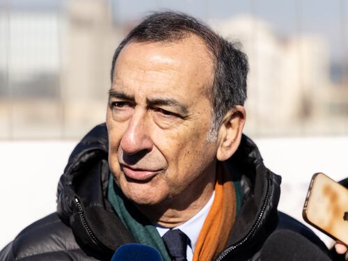 Depositate 4mila pagine, il sindaco gentile ma freddo. "Sullo stadio ha sbroccato..."