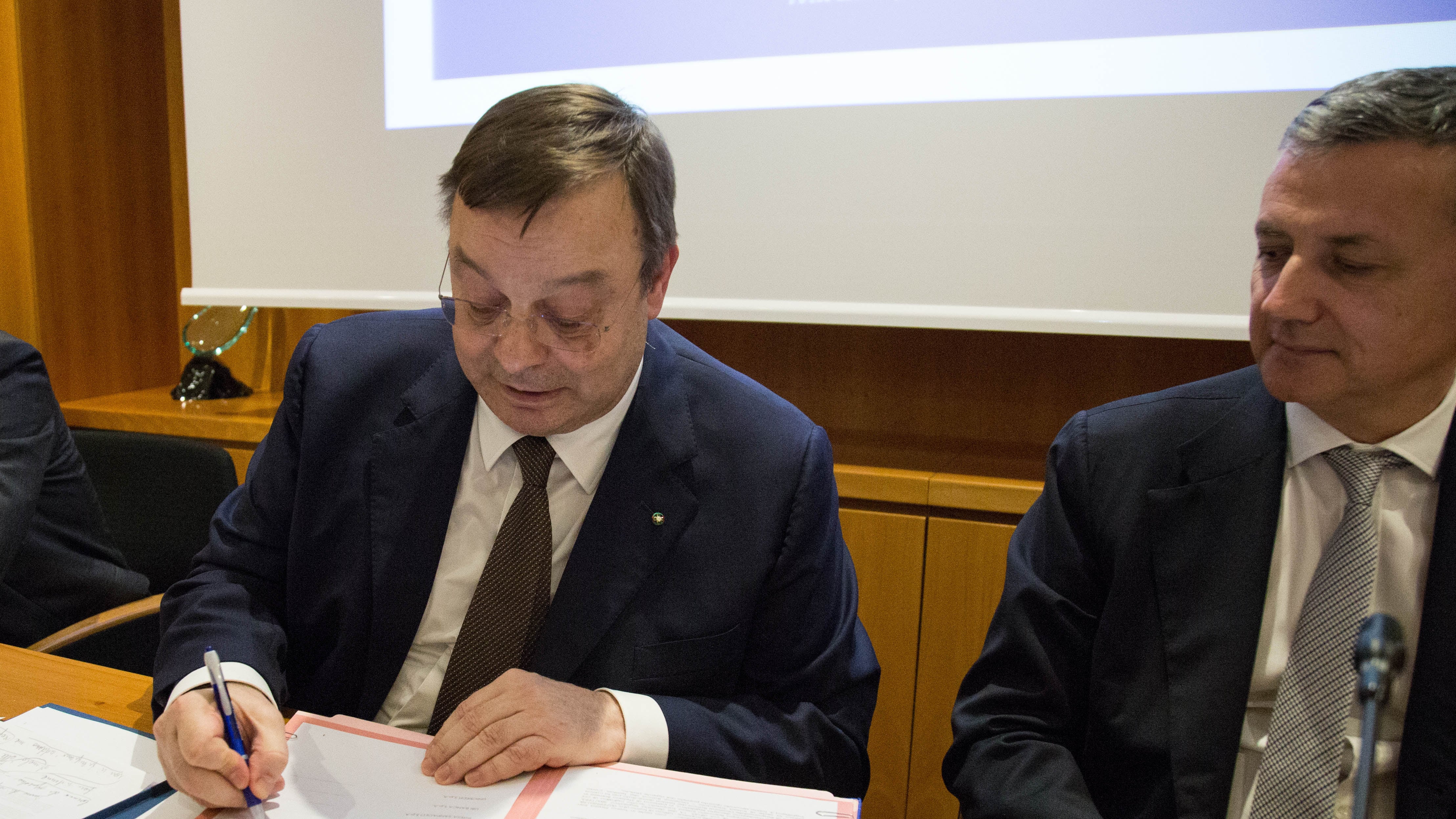 Bonometti nega: "La fattura non era finanziamento a partito"