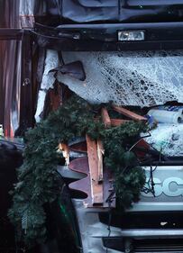 Berlino, il tir crivellato di colpi 7