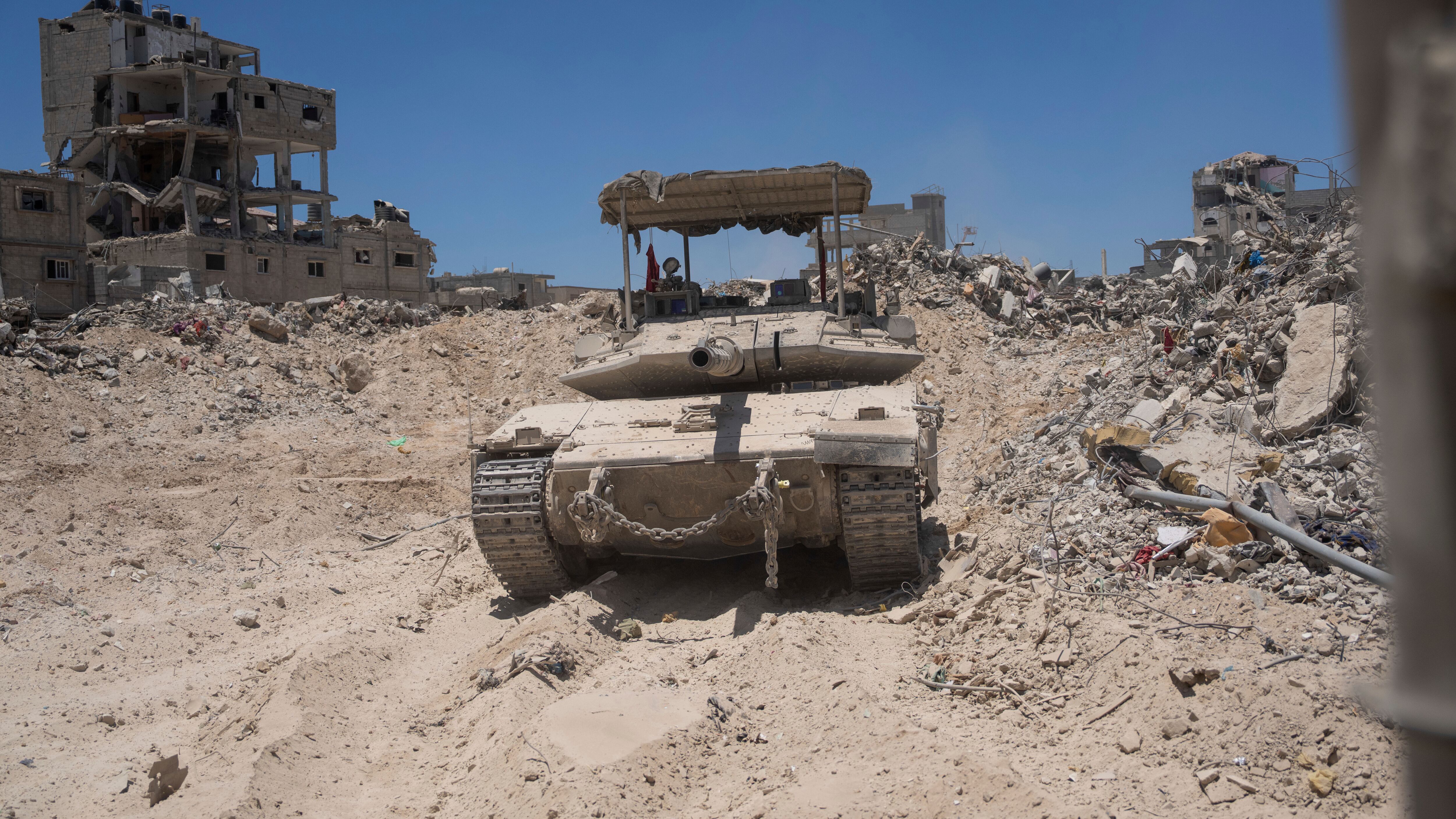 Guerra a Gaza, negoziati di nuovo in stallo: "Nessuna tregua fino all'insediamento di Trump"