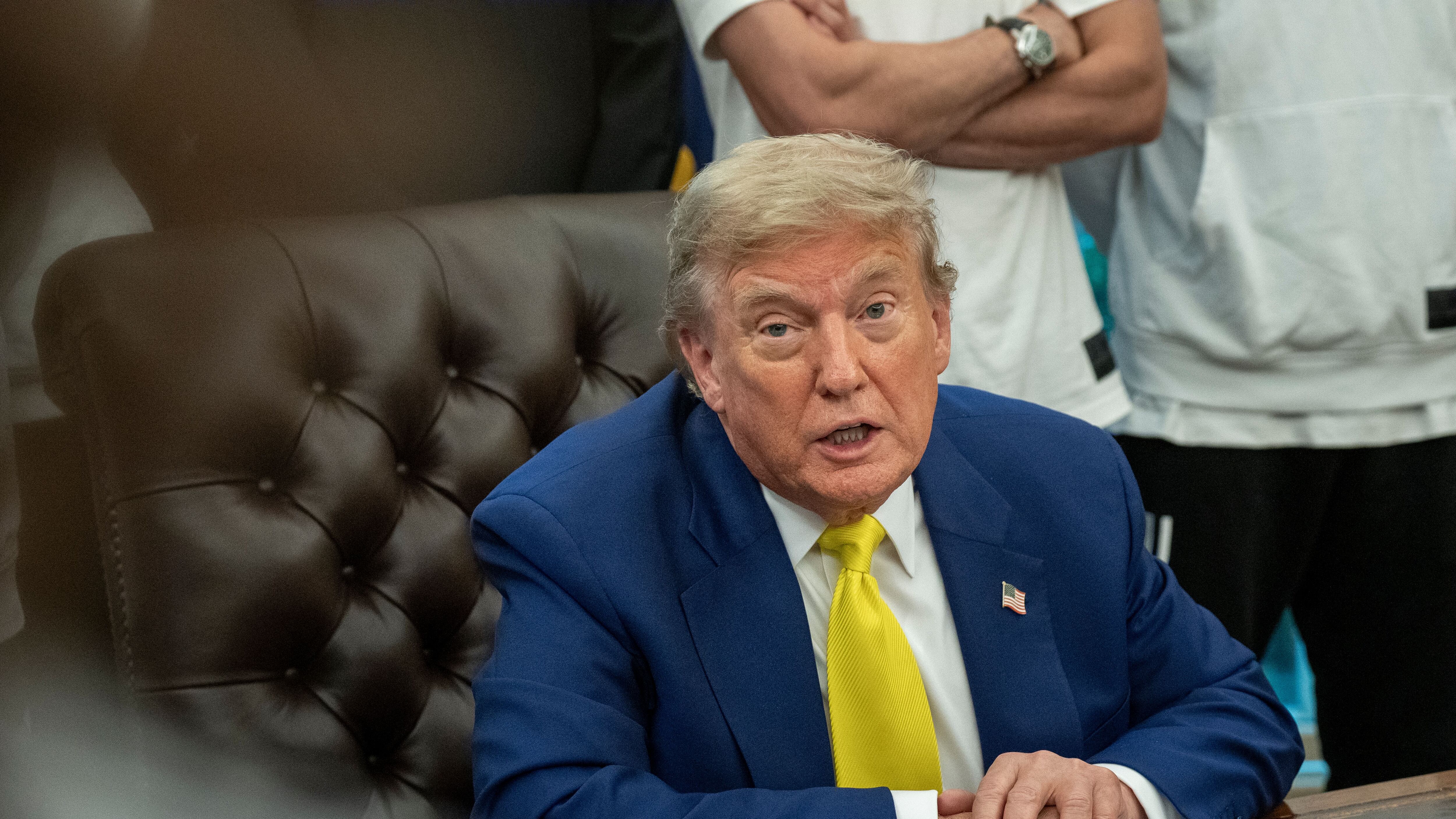 Trump deciderà entro 15 giorni. "Possibile negoziare con l'Iran"