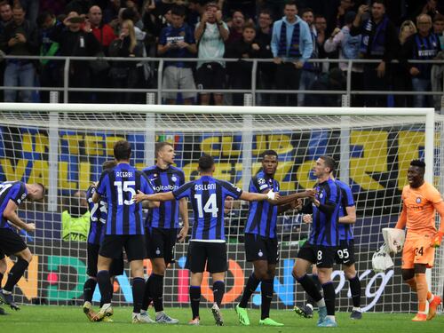 Una notte da vera Inter. E Inzaghi trova la Barça di salvataggio