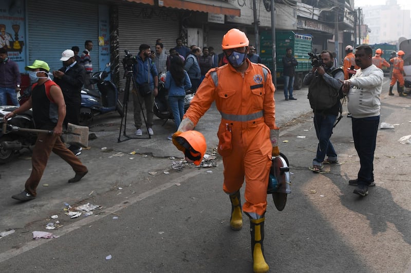 Incendio divampato in una fabbrica di New Delhi,. Molti gli operai morti 4