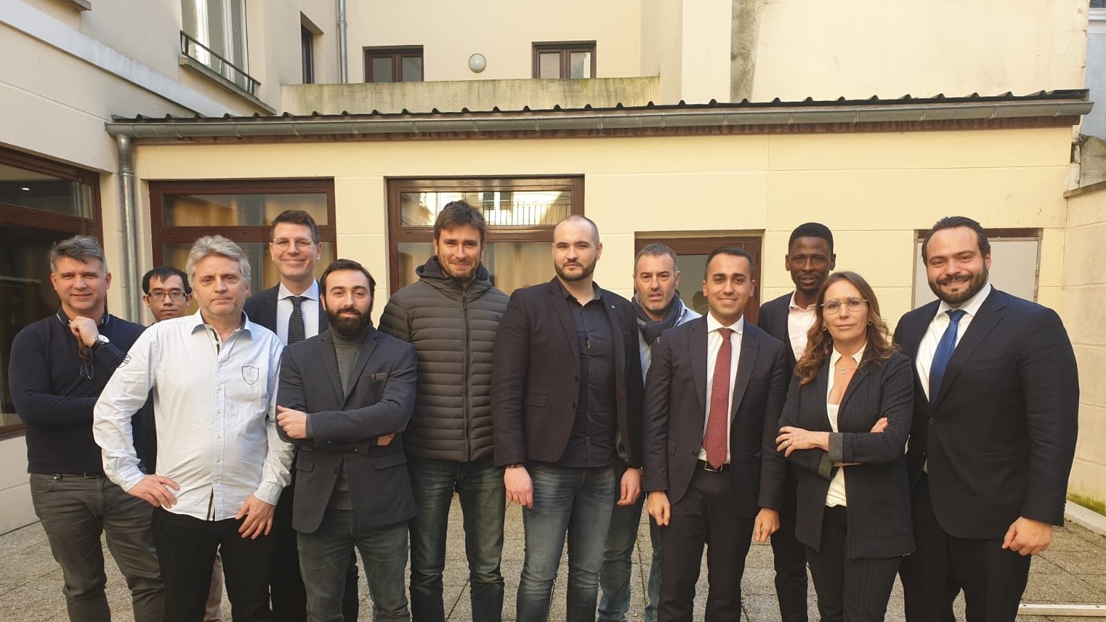 Governo già in ritirata nella crisi con la Francia