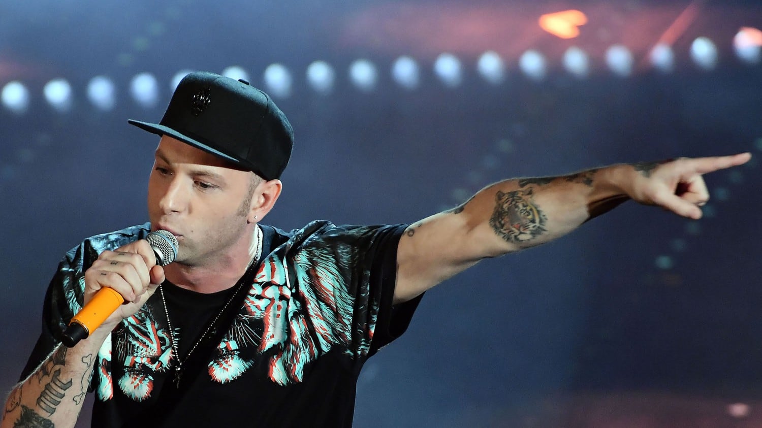 Sanremo, perché Clementino ha detto "termostato" alla fine della sua esibizione?