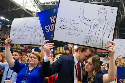 Il lungo addio a Charlie Kirk in Arizona 4
