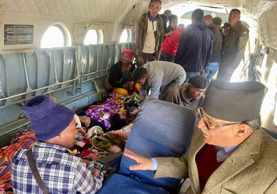 Gli edifici distrutti e le persone ferite dal terremoto in Nepal 8