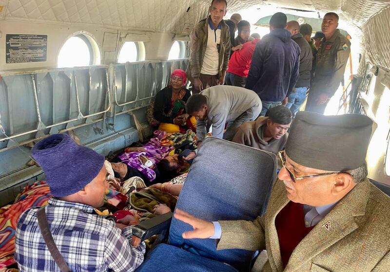 Gli edifici distrutti e le persone ferite dal terremoto in Nepal 8