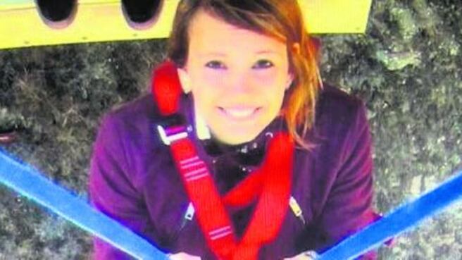 Angelika, il fato e gli incidenti. Travolse una famiglia, un'auto la riduce in fin di vita