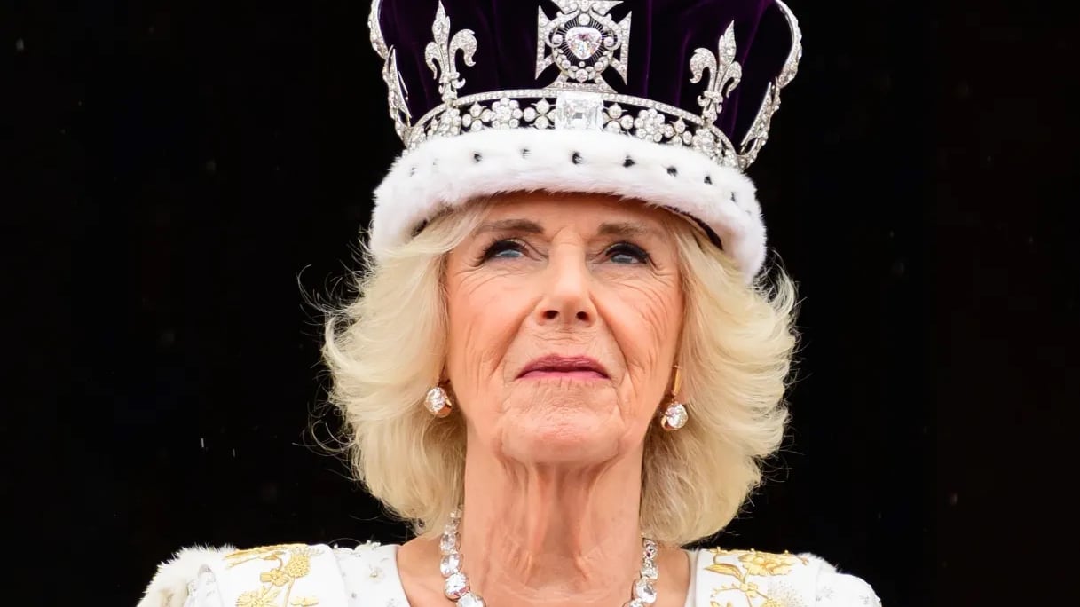 "Regina Camilla" pronta a tutto per salvare la corona. La monarchia conta su di lei