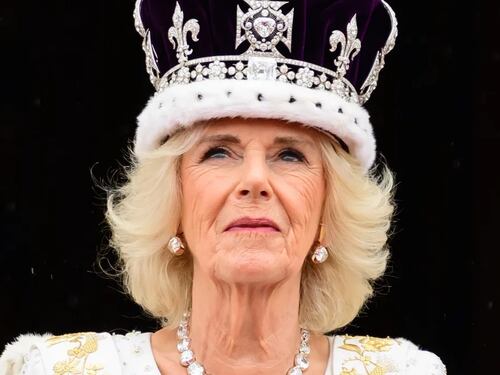 "Regina Camilla" pronta a tutto per salvare la corona. La monarchia conta su di lei