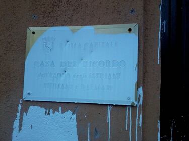Roma, vandalizzata Casa del Ricordo 2