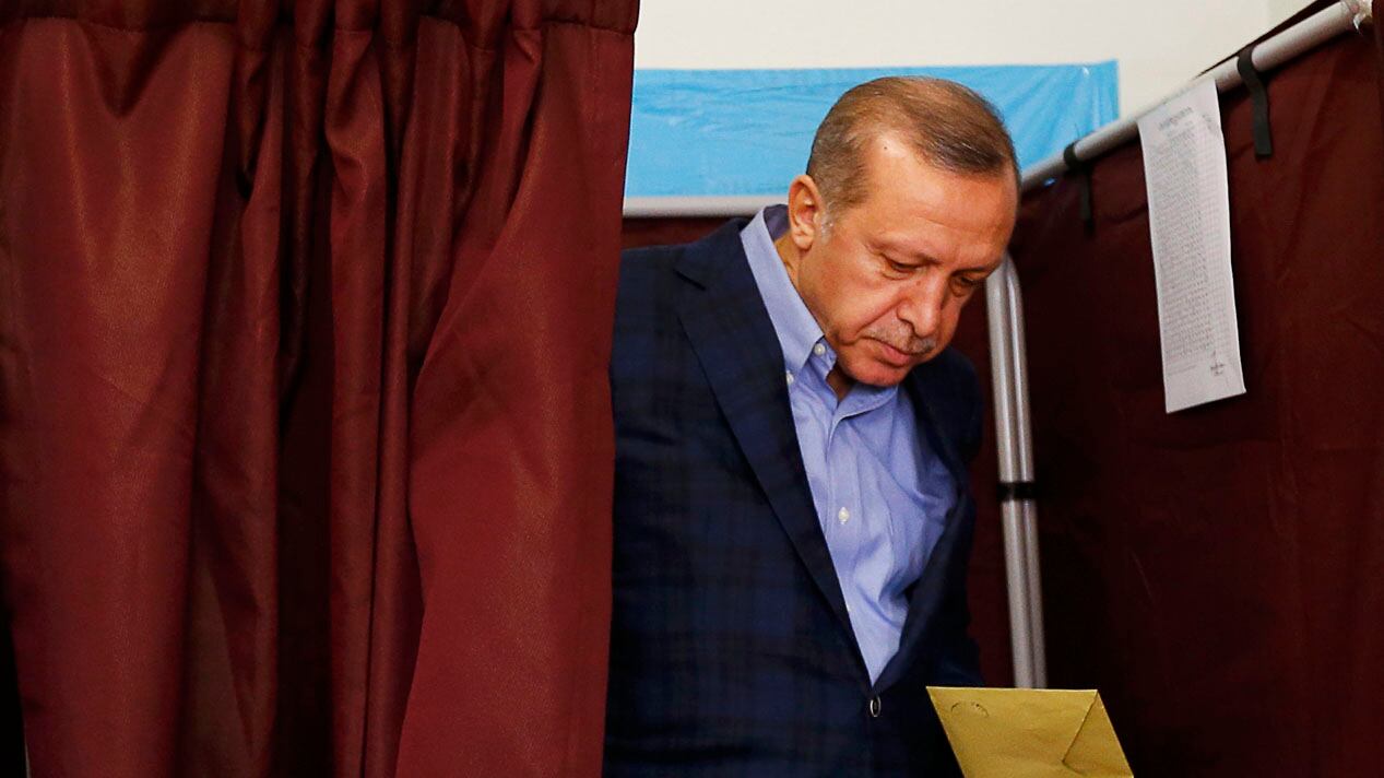 "Il figlio di Erdogan fa affari con l'Isis"
