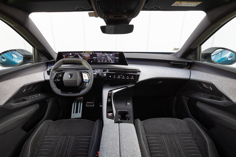 Peugeot e-3008: guarda tutte le foto 2