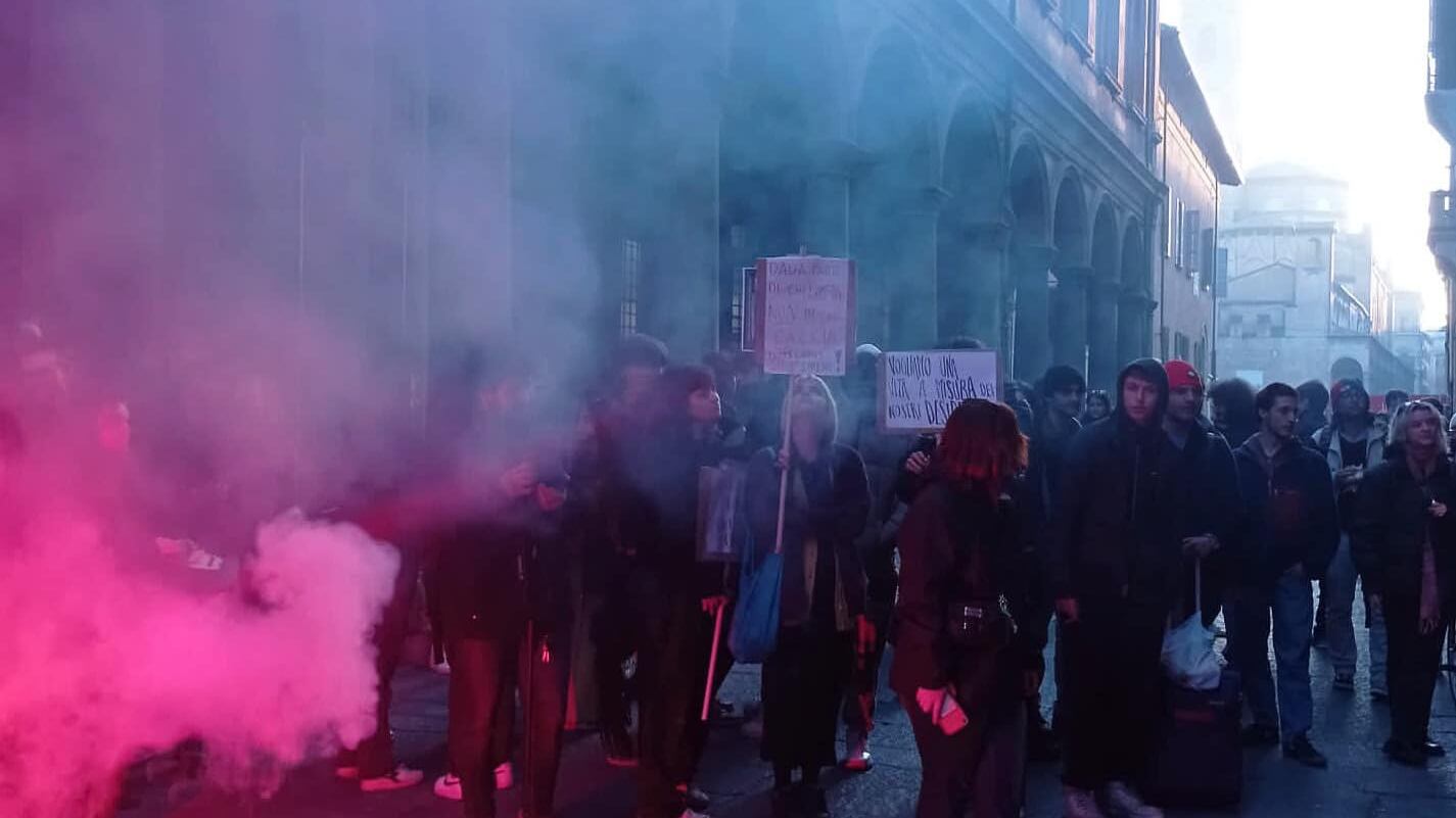 "Rivogliamo gli spazi che avevamo occupato": le minacce dei Collettivi
