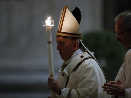 La veglia di Francesco "È il giorno del silenzio Questa è l'ora più buia"